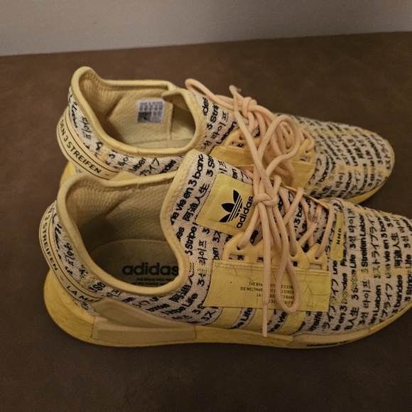 Adidas - Picture 3 of 4